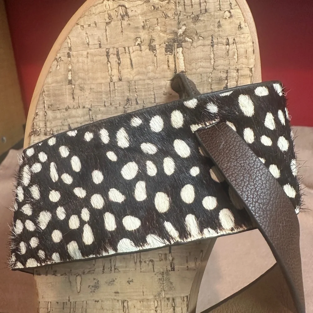 Yellow Box Flat Slip On T Strap Leather Sandals Cheetah Print Women’s Size 9 - Picture 12 of 14